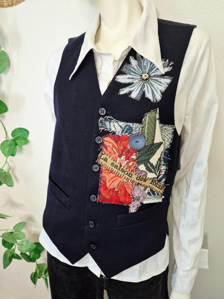 Upcycled scrap-art vintage gilet S/M, Maat 38/40 (M), Ophalen of Verzenden, Zo goed als nieuw, MINT UPCYCLING