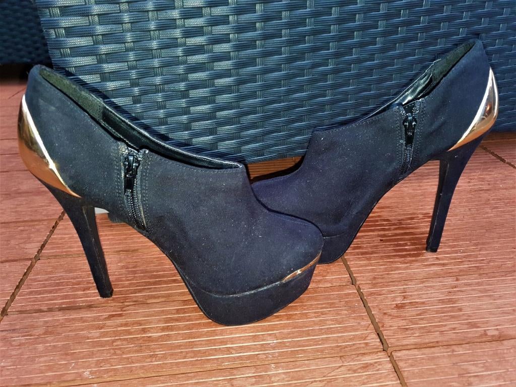 Pumps Feetlook Gorgeous mt.38 hoogte 13cm zwart suede, Pumps, Feetlook, Zwart, Ophalen of Verzenden