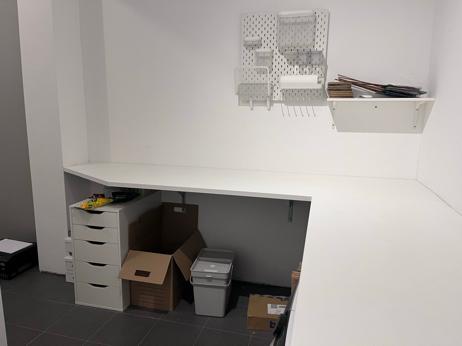 Grote L-vormige Werkbladen / Bureaublad Wit + Beugels, Huis en Inrichting, Ophalen, Demontabel, Gebruikt, Spaanplaat of MDF