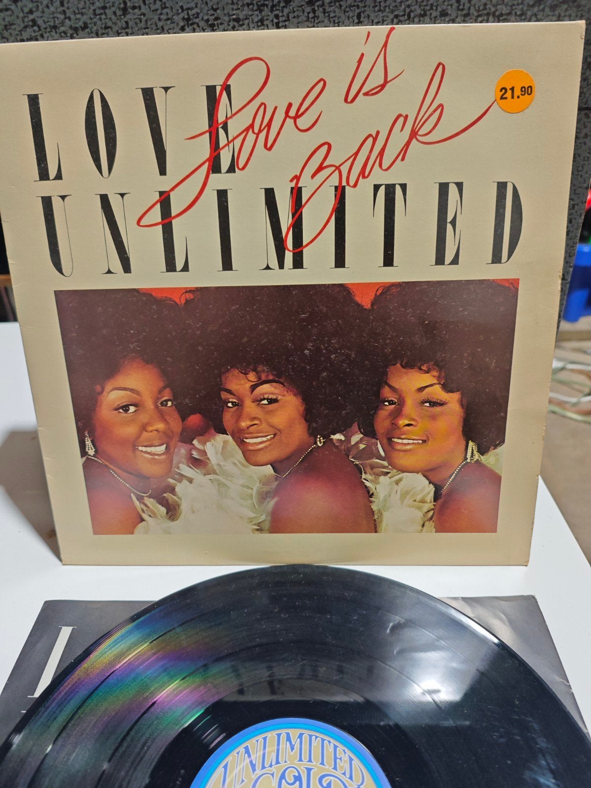 Love Unlimited - love is back, Ophalen of Verzenden