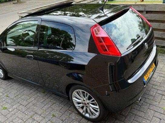 Fiat Punto 1.4 16V Turbo 120pk Panoramadak airco  LEES!, Auto's, Voorwielaandrijving, 1145 kg, Zwart, 4 cilinders