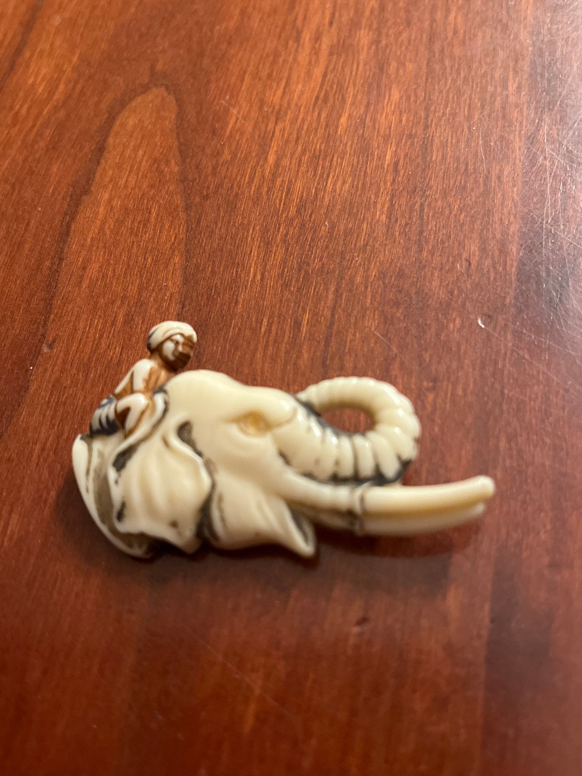 Vintage Broche Olifant met Berijder - Crèmekleurig, Sieraden, Tassen en Uiterlijk, Broches, Gebruikt, Overige materialen, Beige