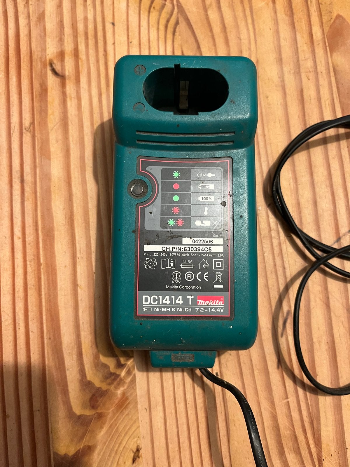 Makita DC1414 T Acculader voor Ni-MH & Ni-Cd 7.2-14.4V, Ophalen of Verzenden, Gebruikt