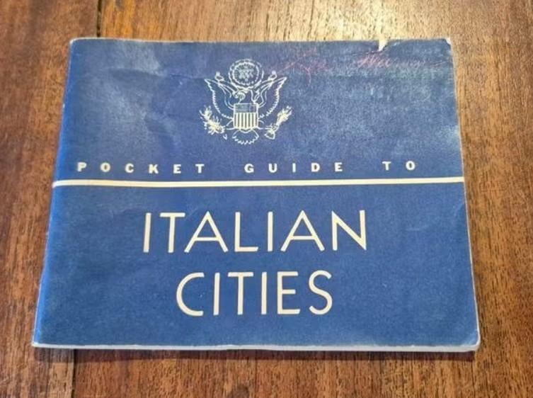1944 Pocket guide To Italian Cities, Ophalen of Verzenden, Landmacht, Amerika, Boek of Tijdschrift