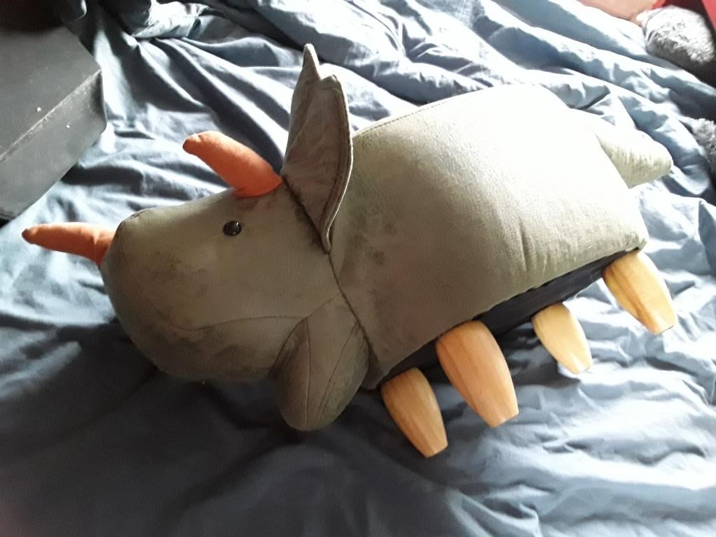 Dinosaurus kruk bijna gratis, Ophalen