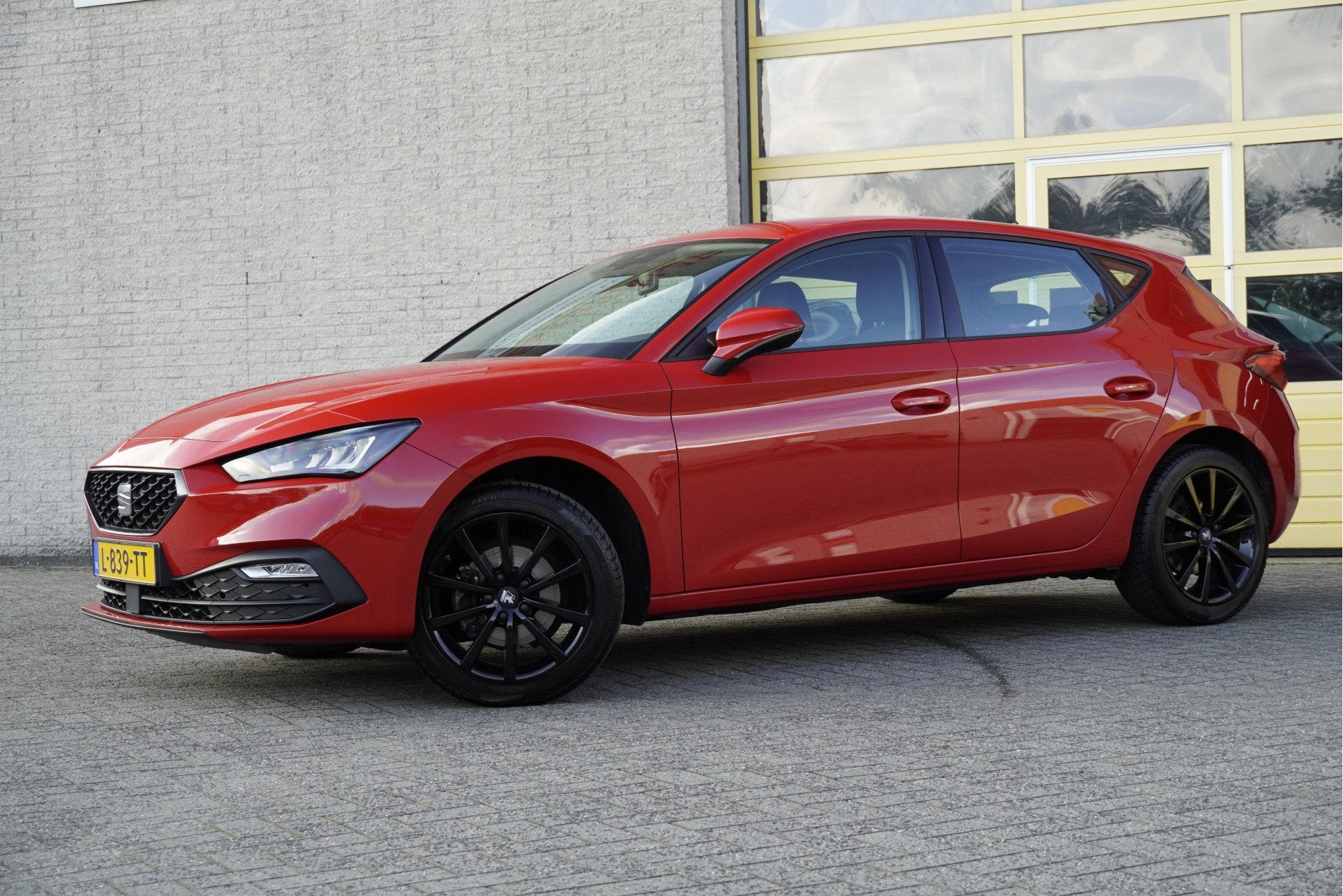 SEAT Leon 1.0 TSI 5drs Edition BJ2021 Lmv 17" | Led V+A | Pd, Voorwielaandrijving, Stof, Gebruikt, Leon