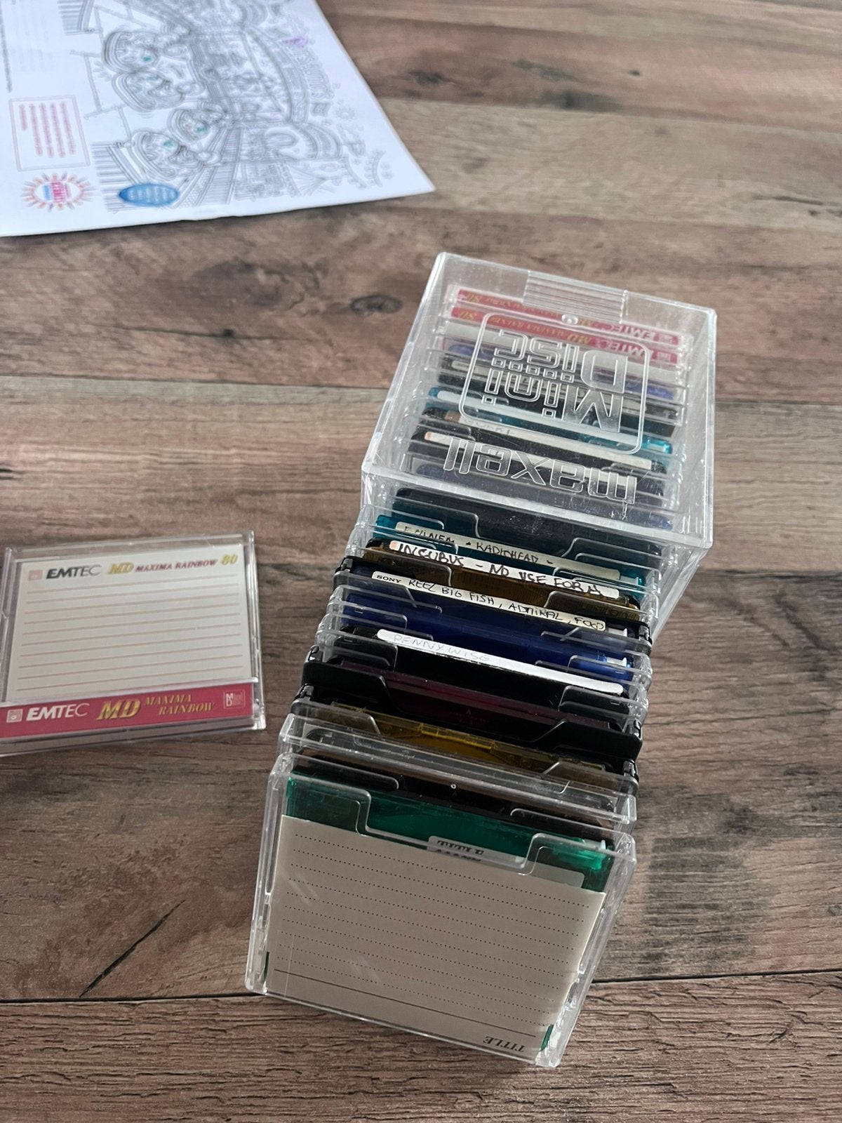 19 minidisc schijfjes bespeeld incl opbergbox, Verzenden, Minidisc-speler