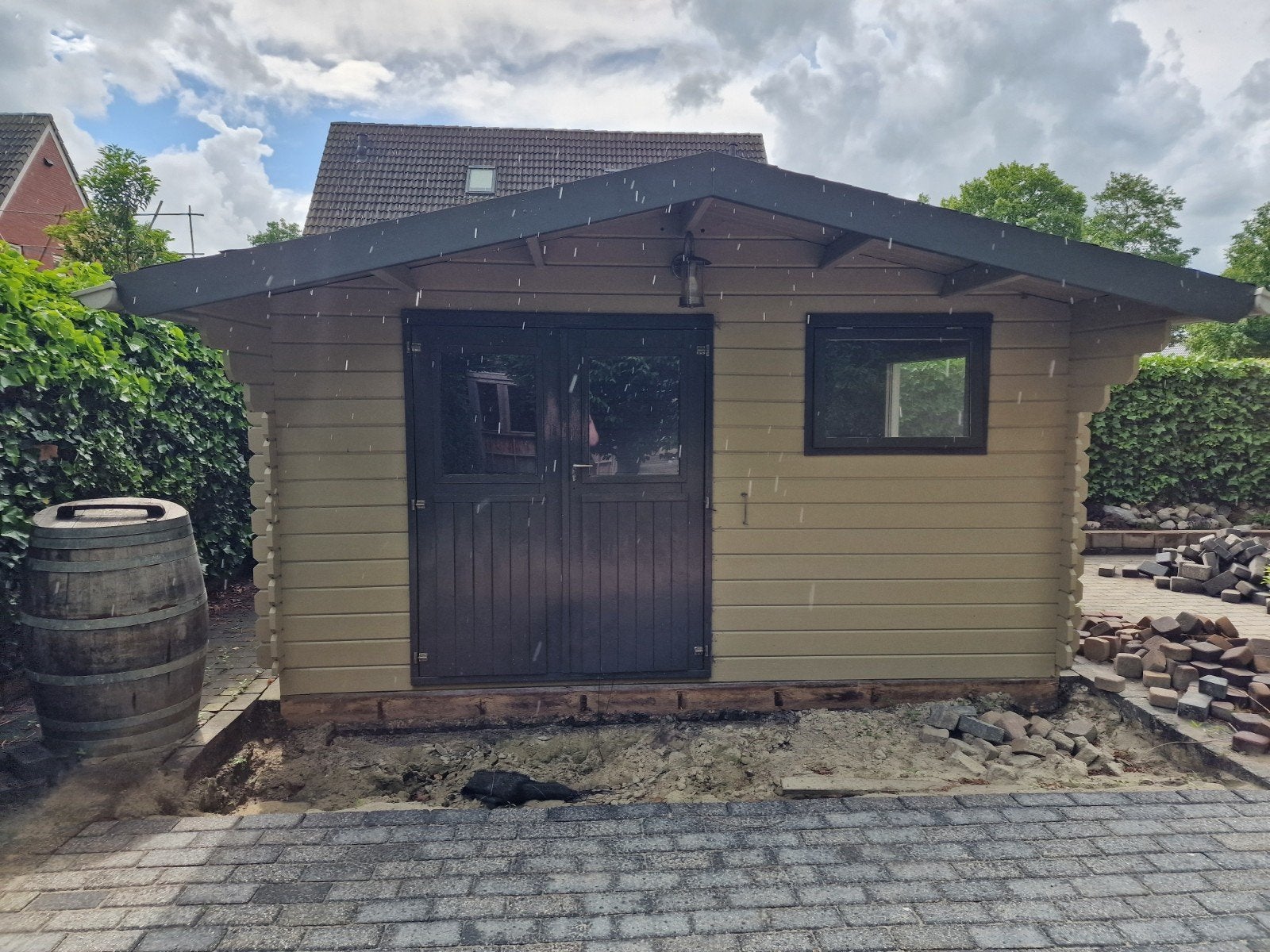 Mooie houten blokhut/tuinhuis met overkapping, Tuin en Terras, Ophalen, 250 tot 500 cm, Blokhut, 2 ramen