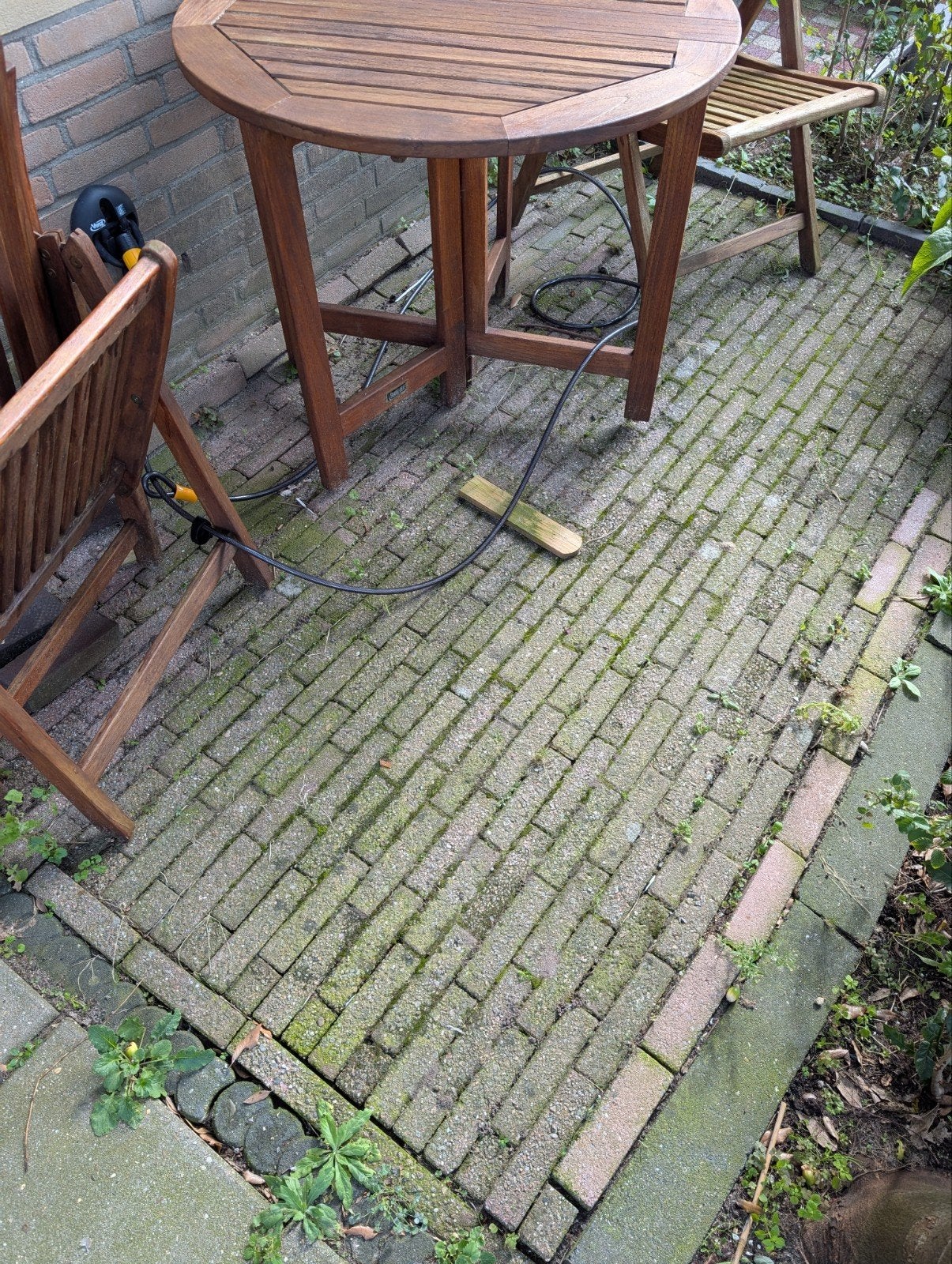 Gratis Waalformaat Stenen - 4 m², Tuin en Terras, Ophalen, Overige materialen, Gebruikt, Klinkers