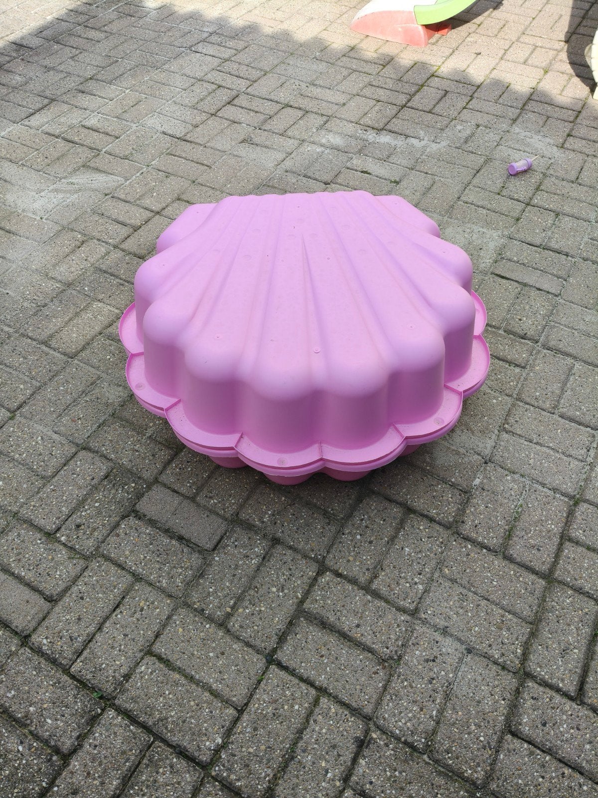 Roze schelp zandbak - schoon en klaar voor gebruik, Ophalen, Zo goed als nieuw