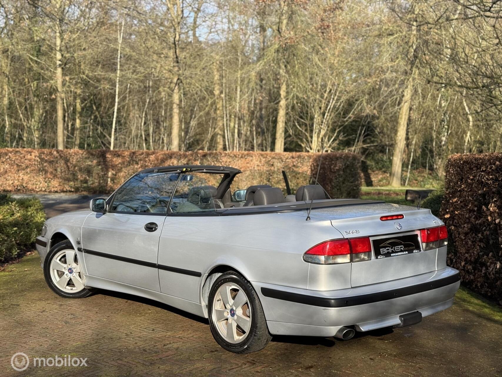 Saab 9-3 Cabrio 2.0t Anniversary / Youngtimer / Leder / NAP/, Auto's, Saab, Voorwielaandrijving, Gebruikt, Stoelverwarming, 4 cilinders
