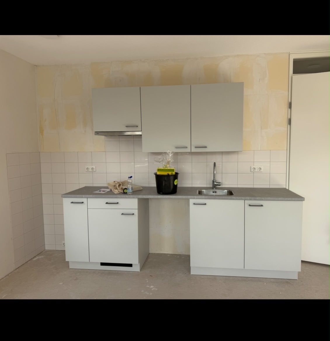 Nieuwe sociale keuken, zelf verwijderen en vandaag ophalen, Huis en Inrichting, Keuken | Complete keukens, Verzenden, Nieuw, Enkelwandige keuken