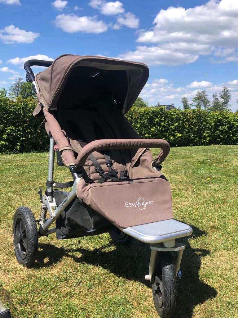 Easywalker kinderwagen legergroen met voetenzak en regenhoes, Kinderen en Baby's, Kinderwagens en Combinaties, Gebruikt, Kinderwagen