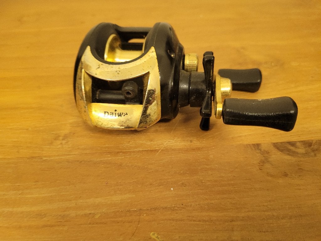 vismolen daiwa cygnus 100.3 zee vissen, Ophalen of Verzenden, Zo goed als nieuw, Werphengel