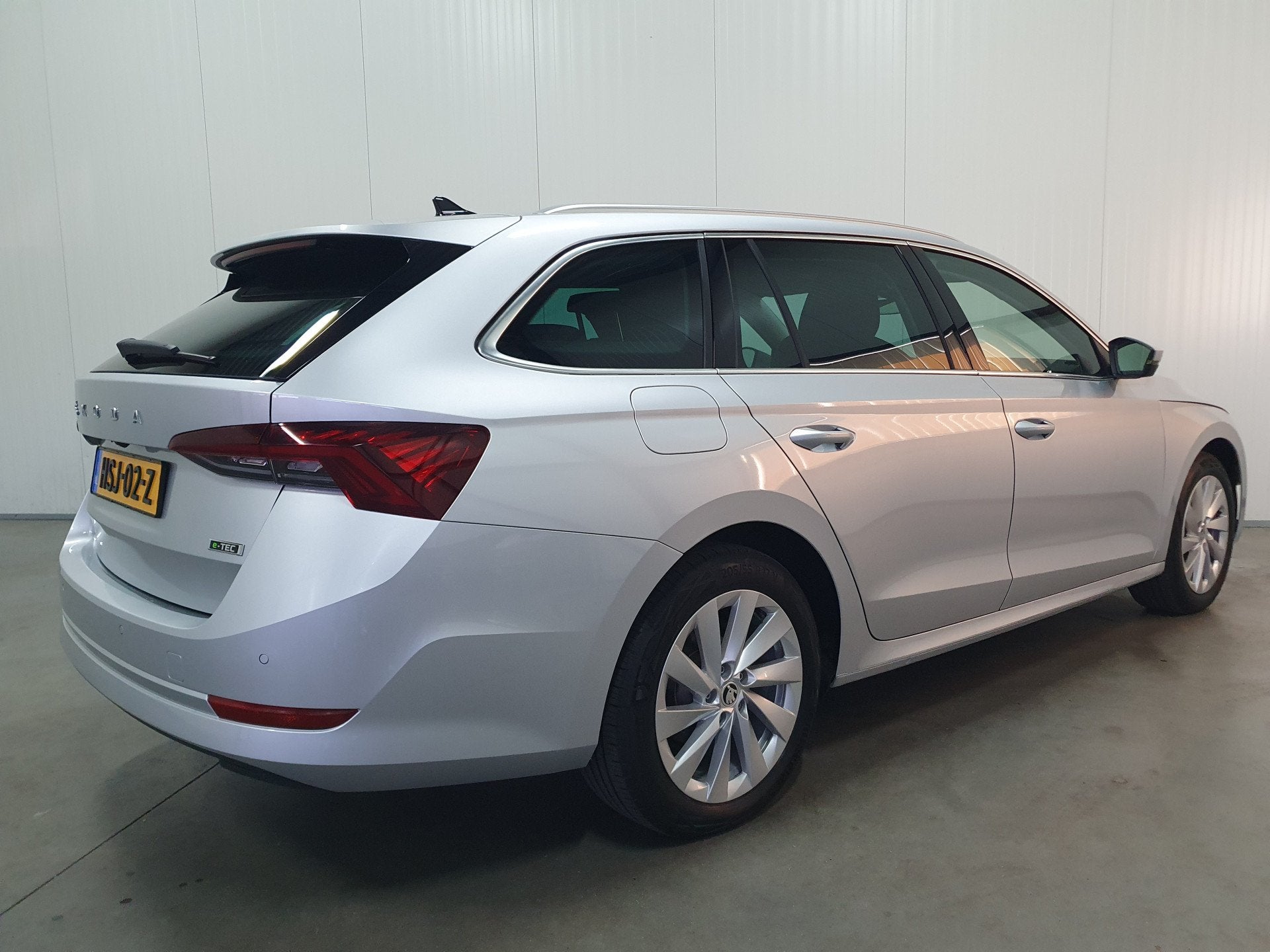 Skoda Octavia Combi 1.0 e-TSI Business Edition NAVI/CARPLAY/, Stof, Gebruikt, Euro 6, 1252 kg