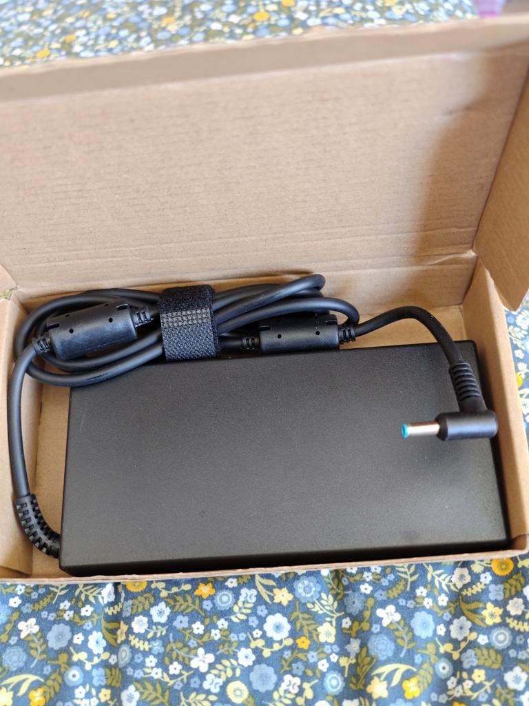 HP Smart Slim Power Adapter 150W - Nieuw in doos, Computers en Software, Laptop-opladers, Ophalen of Verzenden, Nieuw, HP