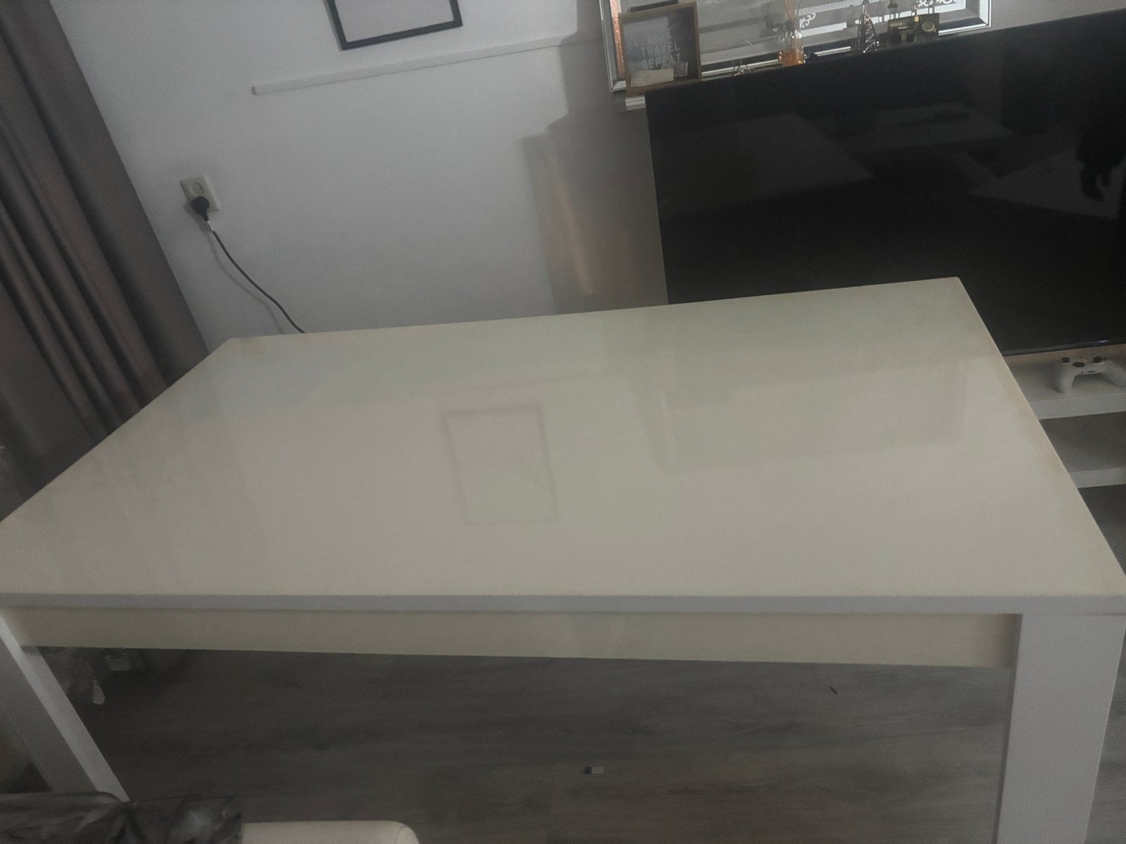 Witte eettafel met glazen blad - Modern en stijlvol, Huis en Inrichting, Tafels | Eettafels, Ophalen, 100 tot 150 cm, 50 tot 100 cm