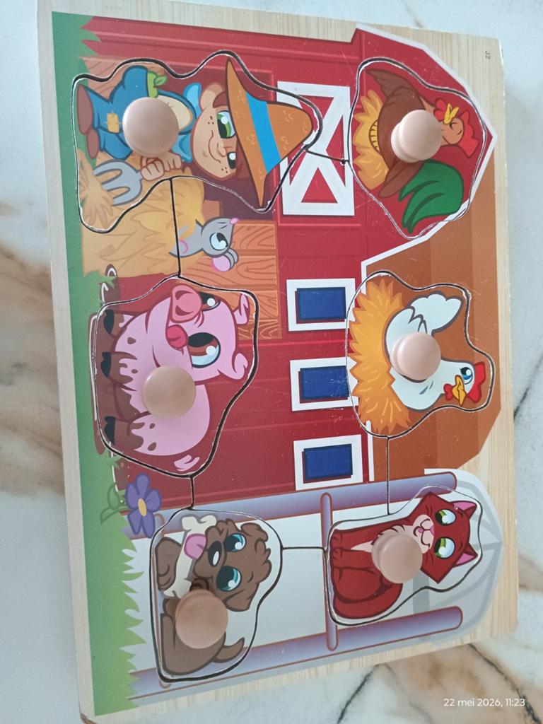 Houten boerderij puzzel met noppen, Ophalen, Gebruikt, Van hout, Minder dan 10 stukjes