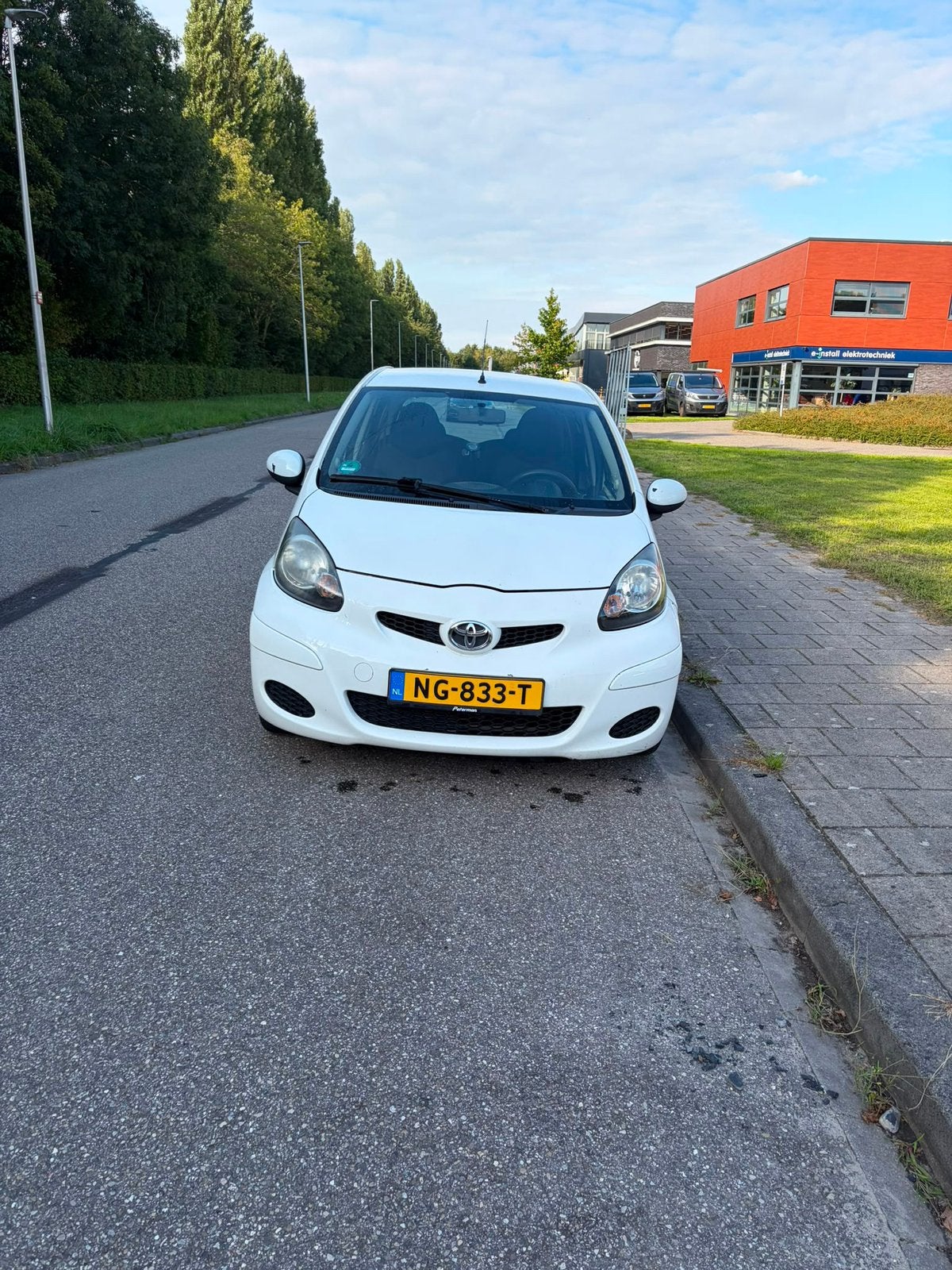 Toyota Aygo 1.0 12V Vvt-i 5DRS MMT 2011 Wit automaat airco, Airbags, 4 stoelen, Geïmporteerd, 998 cc