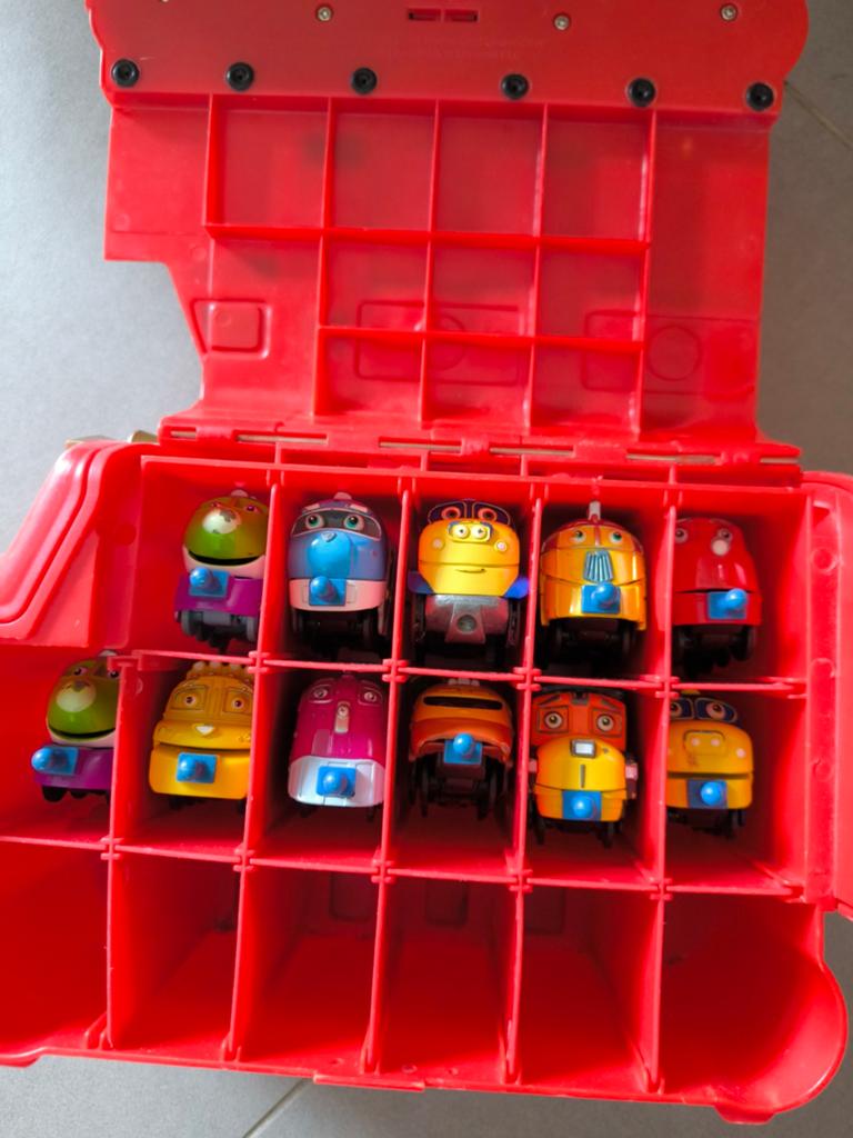 Chuggington treintjes inclusief compleet set treinrails, Ophalen of Verzenden, Zo goed als nieuw