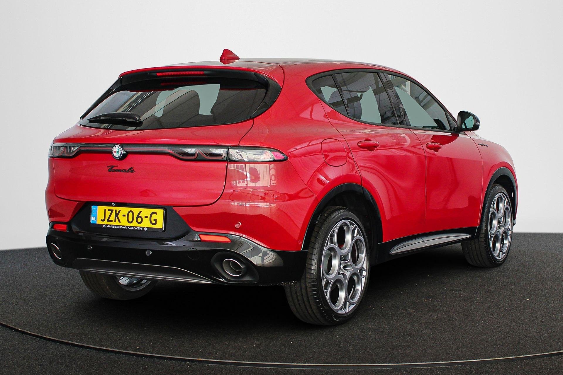 Alfa Romeo Tonale 1.3T 280pk PHEV Edizione Speciale / 20'' /, Auto's, Alfa Romeo, Automaat, Stof, 4 cilinders, 700 kg