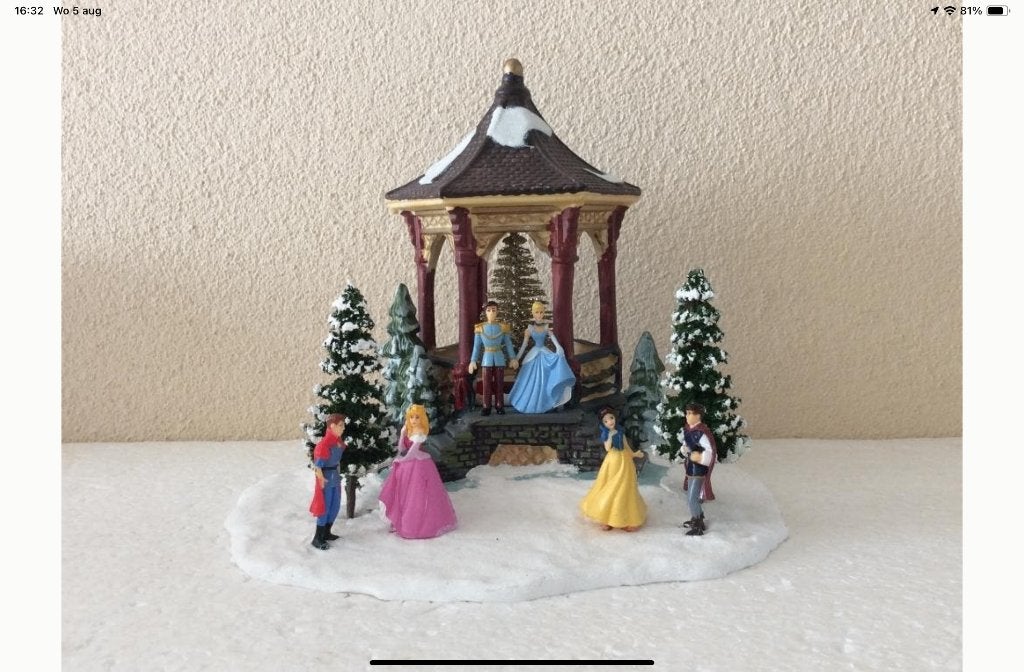 kerstdorp - prieel - Disney prinsessen, Ophalen of Verzenden, Overige figuren, Zo goed als nieuw, Beeldje of Figuurtje