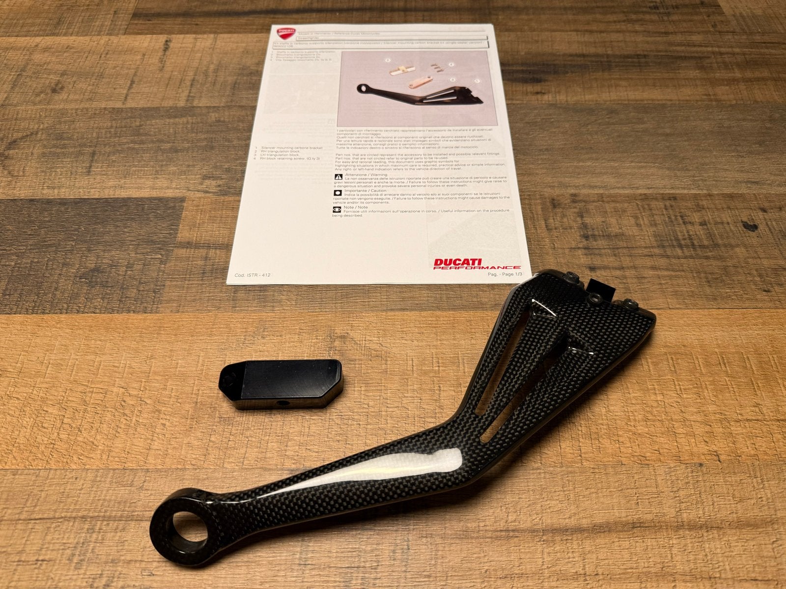 Ducati Performance Carbon Uitlaatbeugel Ducati Streetfighter, Ophalen of Verzenden, Zo goed als nieuw