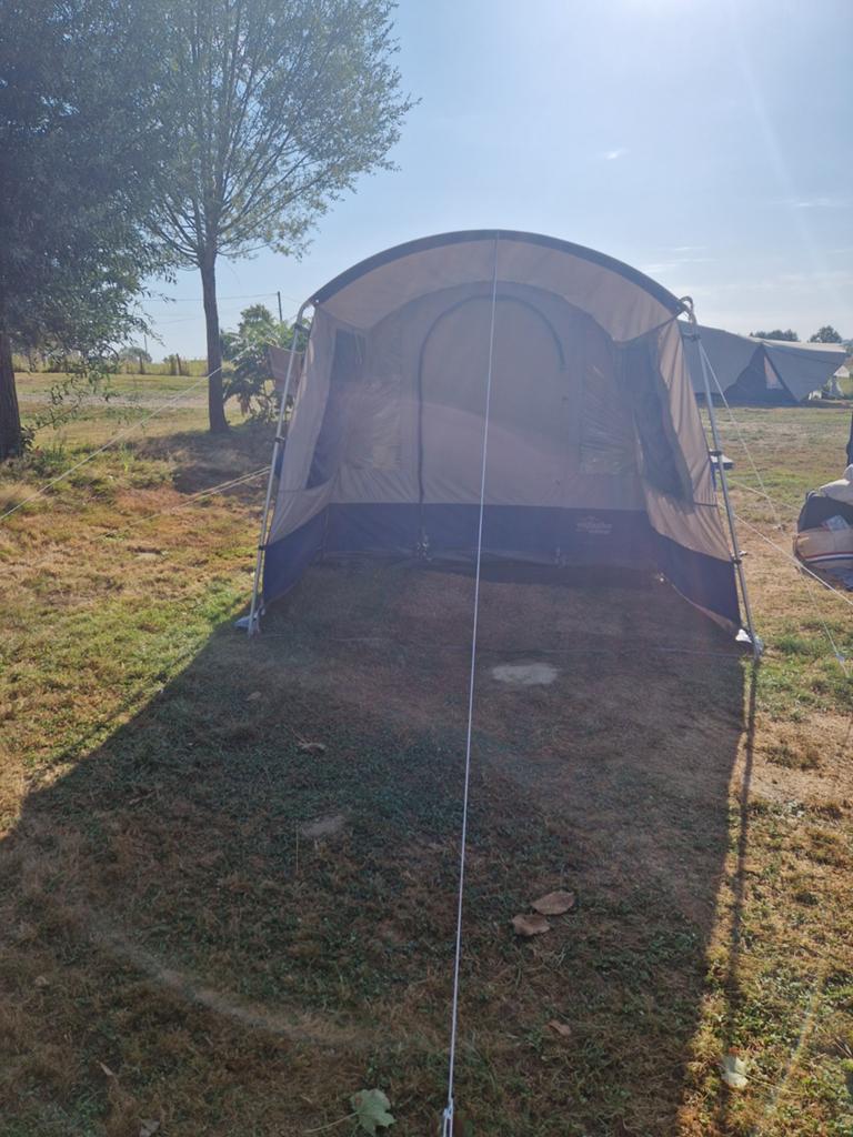 Vrijbuiter Larch 260 - Ruime 4-persoons tent in topstaat, Ophalen, Gebruikt, Tot en met 4
