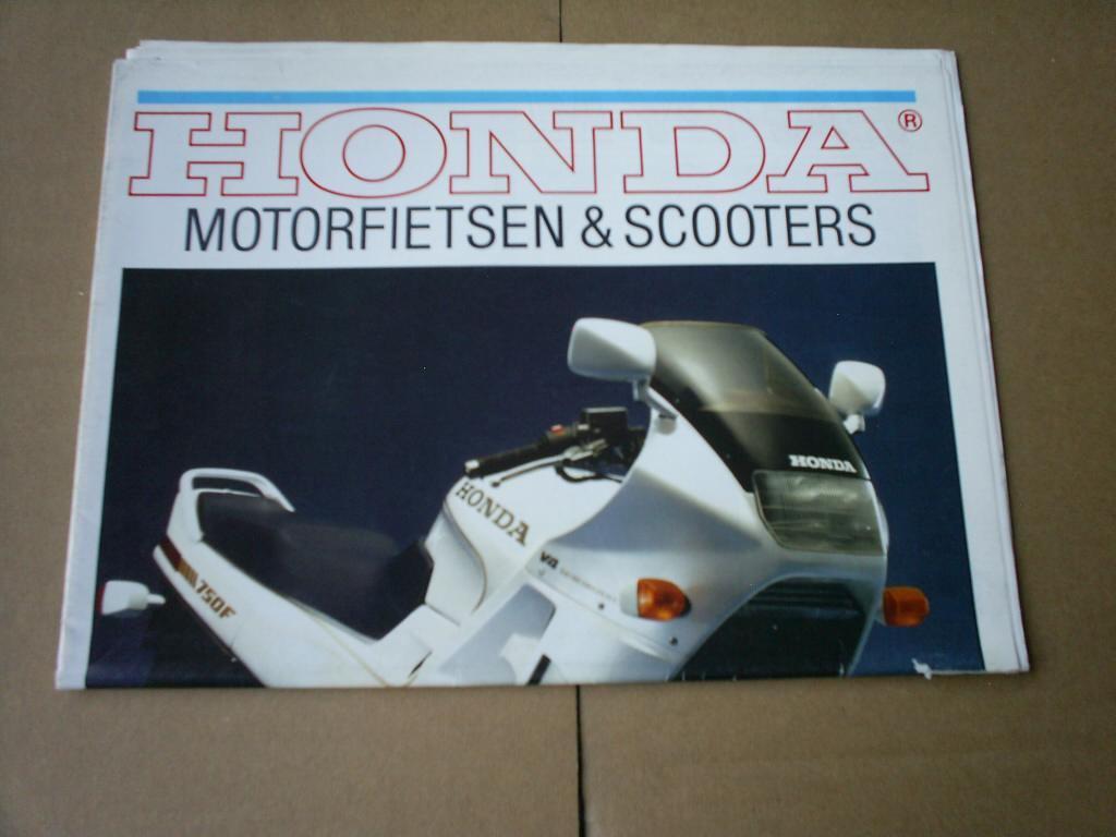 Honda Motor fietsen en Scooters + Prijslijst 1986 16 pag., Verzenden, Zo goed als nieuw, Honda
