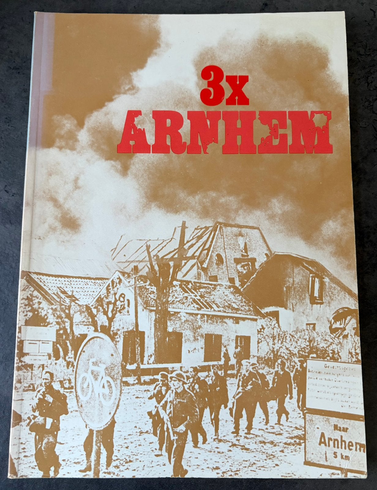 3x Arnhem, Ophalen of Verzenden, Tweede Wereldoorlog, Zo goed als nieuw