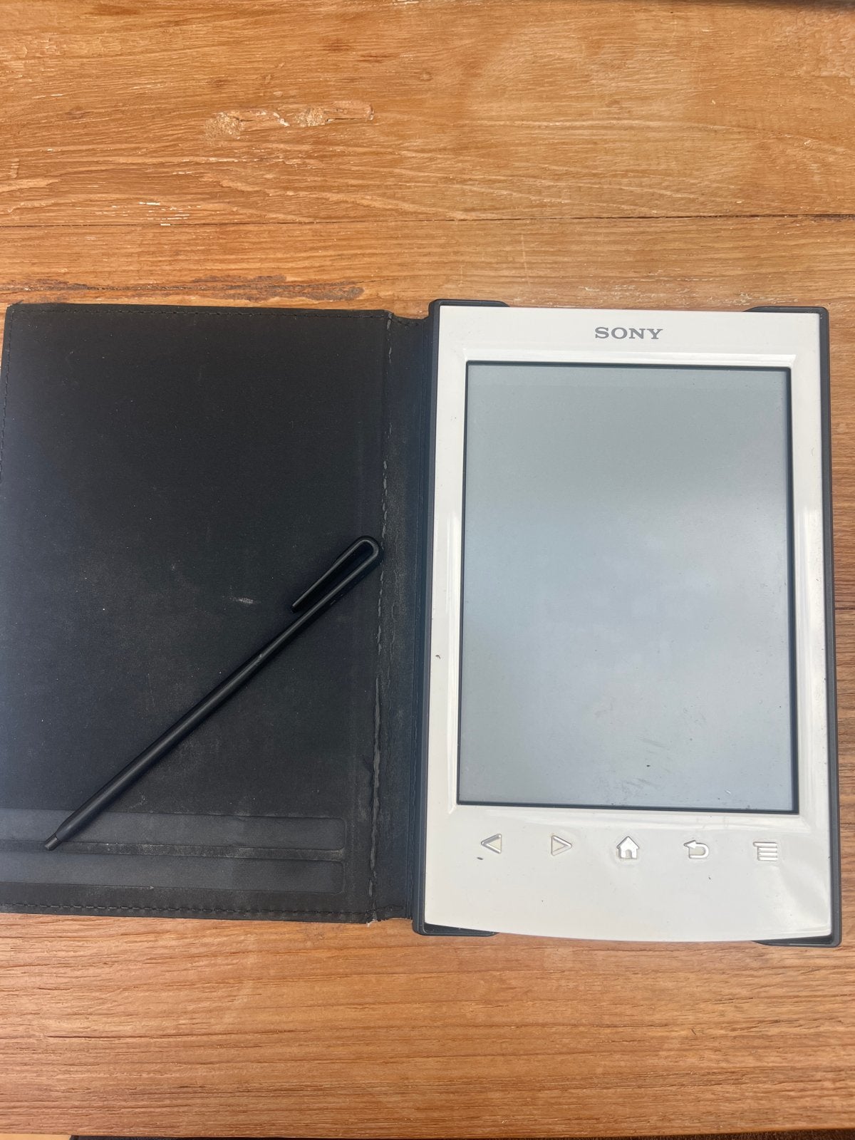 Sony Reader PRS-T2 e-reader met hoes en stylus, Gebruikt, Ophalen of Verzenden, 4 GB of minder, Touchscreen