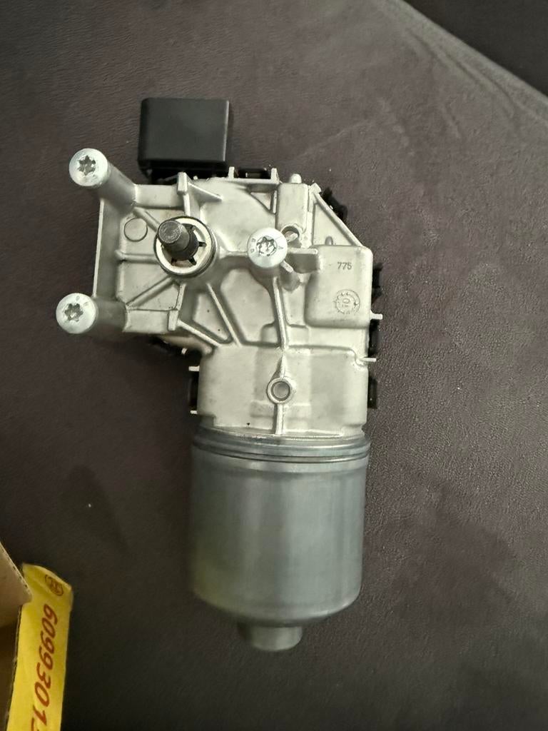 Ruitenwissermotor, Ophalen