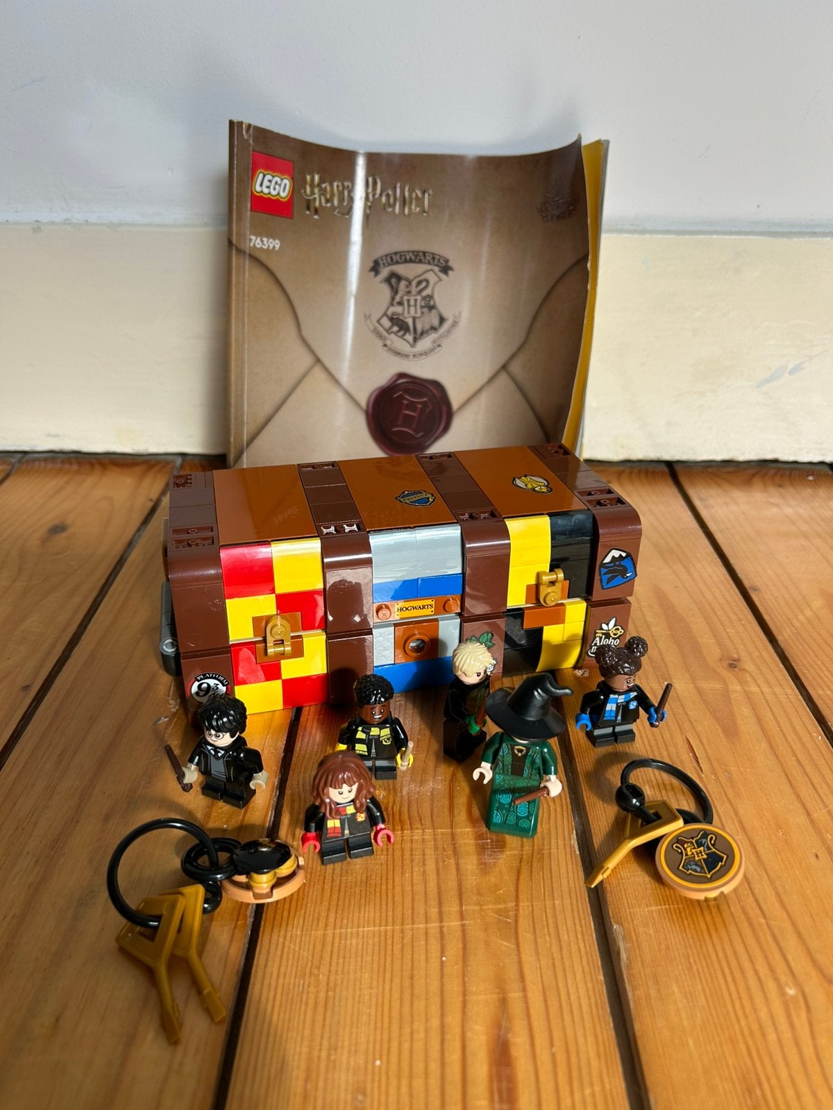 LEGO Harry Potter Zweinstein Magische Koffer set 76399, Ophalen, Zo goed als nieuw
