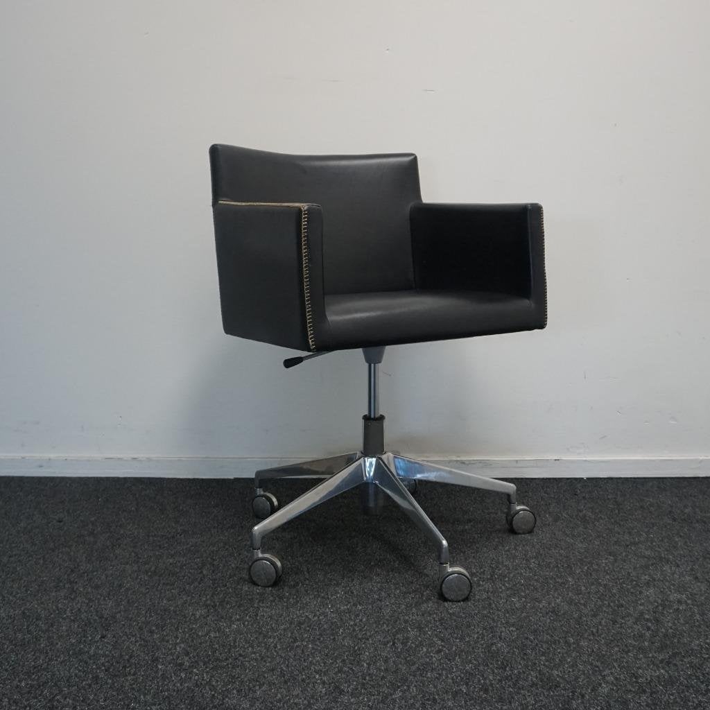 Arper Masai Design Stoelen | Zwart Leer | Verrijdbaar |, Huis en Inrichting, Gebruikt, -, Zwart, -