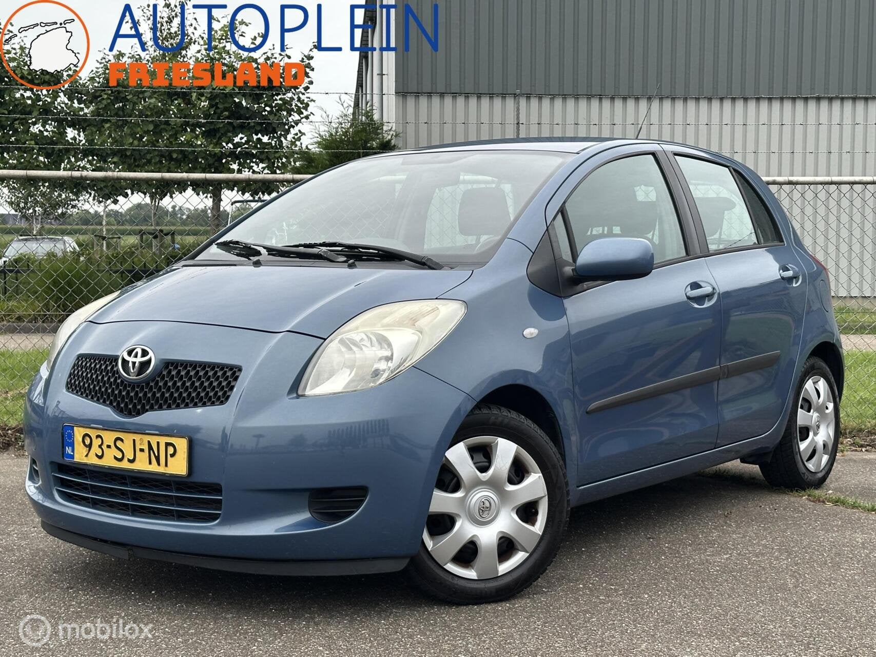 Toyota Yaris 1.3 VVTi Sol|APK 3/27|Airco|Trekhaak|5DRS, Auto's, Stof, 4 cilinders, 995 kg, 547 kg