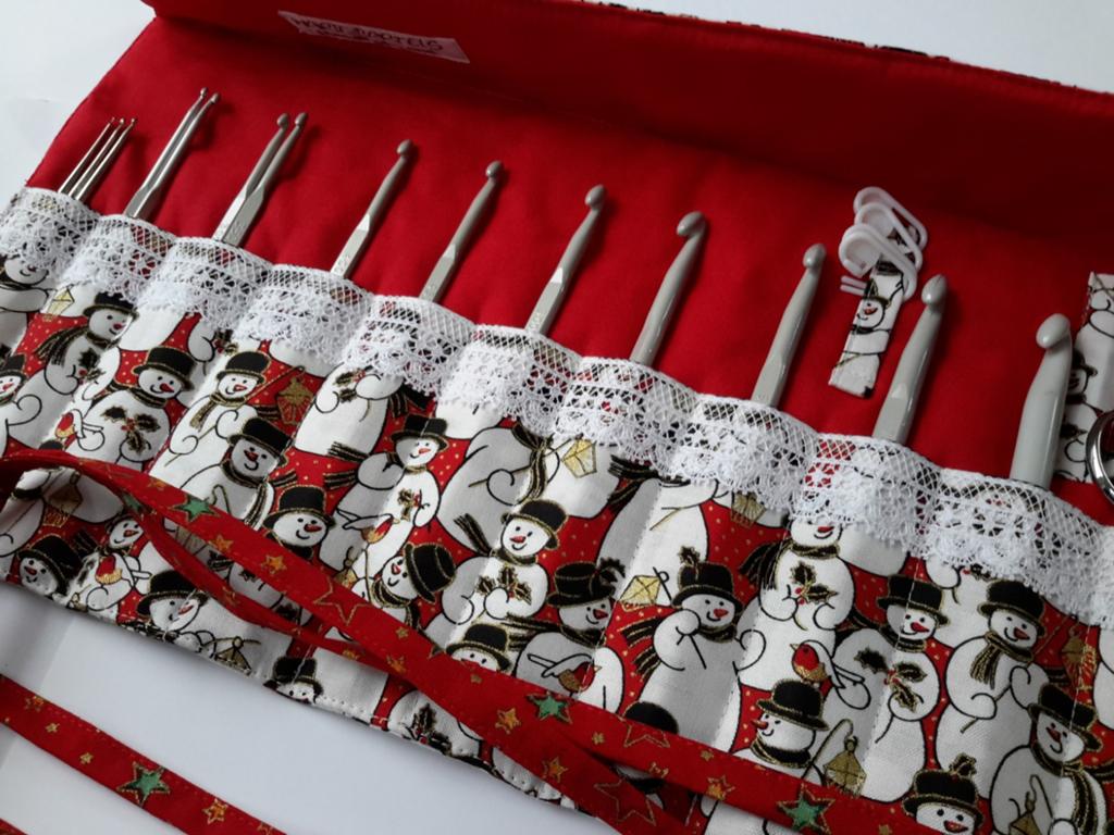 Haaknaalden etui winter sneeuwpop., Hobby en Vrije tijd, Ophalen of Verzenden, Nieuw, Haken, Overige typen