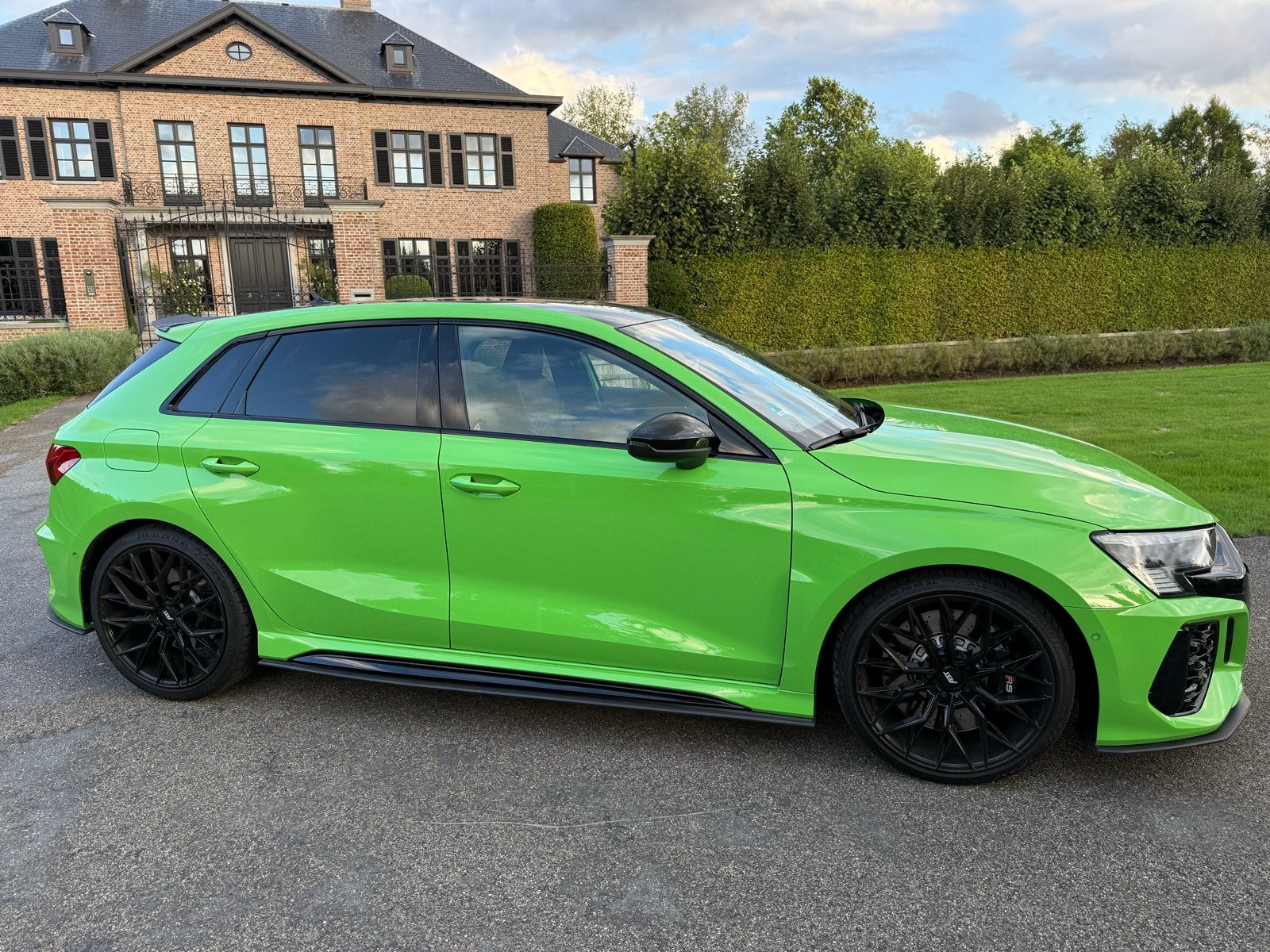 Audi RS3 Tfsi 460 PK S-tronic Quattro 2022 Groen, Automaat, Dealer onderhouden, 460 pk, Zwart