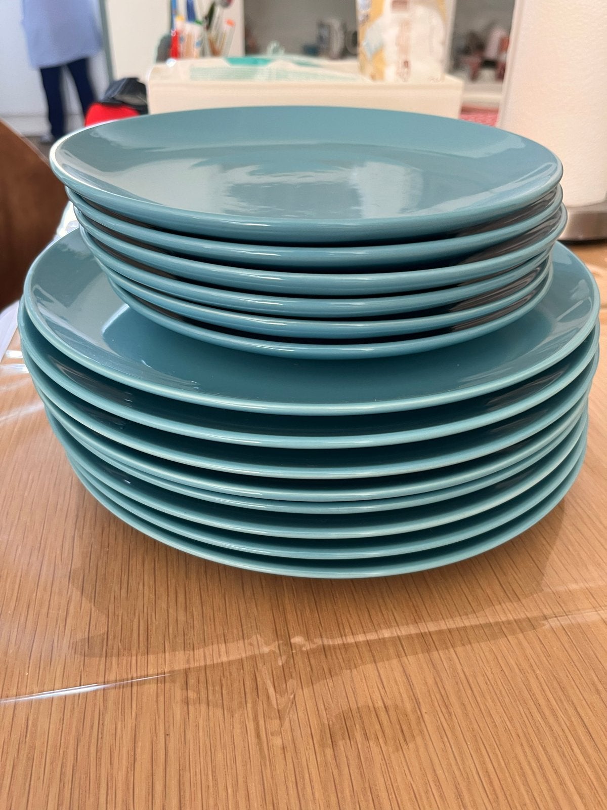 Set van 14 turquoise borden - 8 diner, 6 ontbijt, Huis en Inrichting, Ophalen, Keramiek, Zo goed als nieuw, Bord(en)