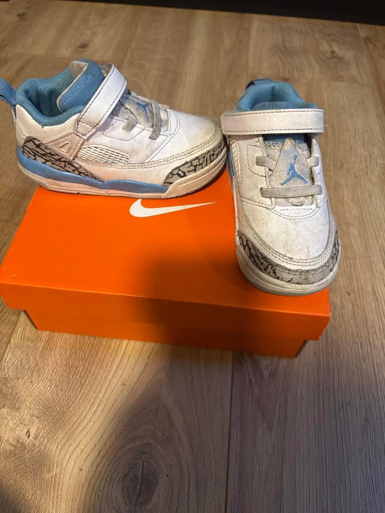 Nike Air Jordan sneakers maat 25, Ophalen of Verzenden, Gebruikt, Jongen of Meisje, Sportschoenen