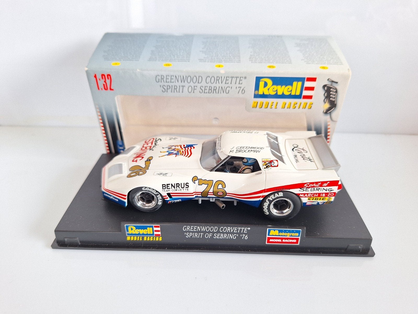 Revell 1:32 Greenwood Corvette Spirit of Sebring 76 Re 08354, Overige merken, Racebaan, Revell, Nieuw