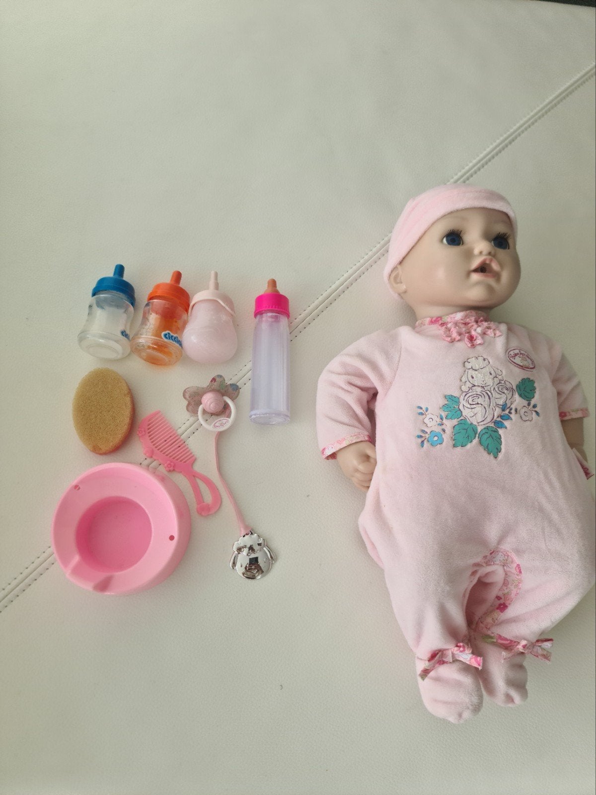 Baby Annabell with accessories, Kinderen en Baby's, Speelgoed | Poppen, Ophalen, Babypop