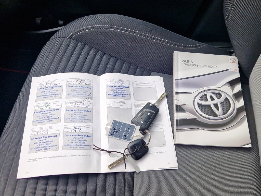 Toyota Yaris 1.0 VVT-i Design Sport NL Auto - 1e Eigenaar, Auto's, 12 maanden, Euro 6, Bedrijf, Handgeschakeld
