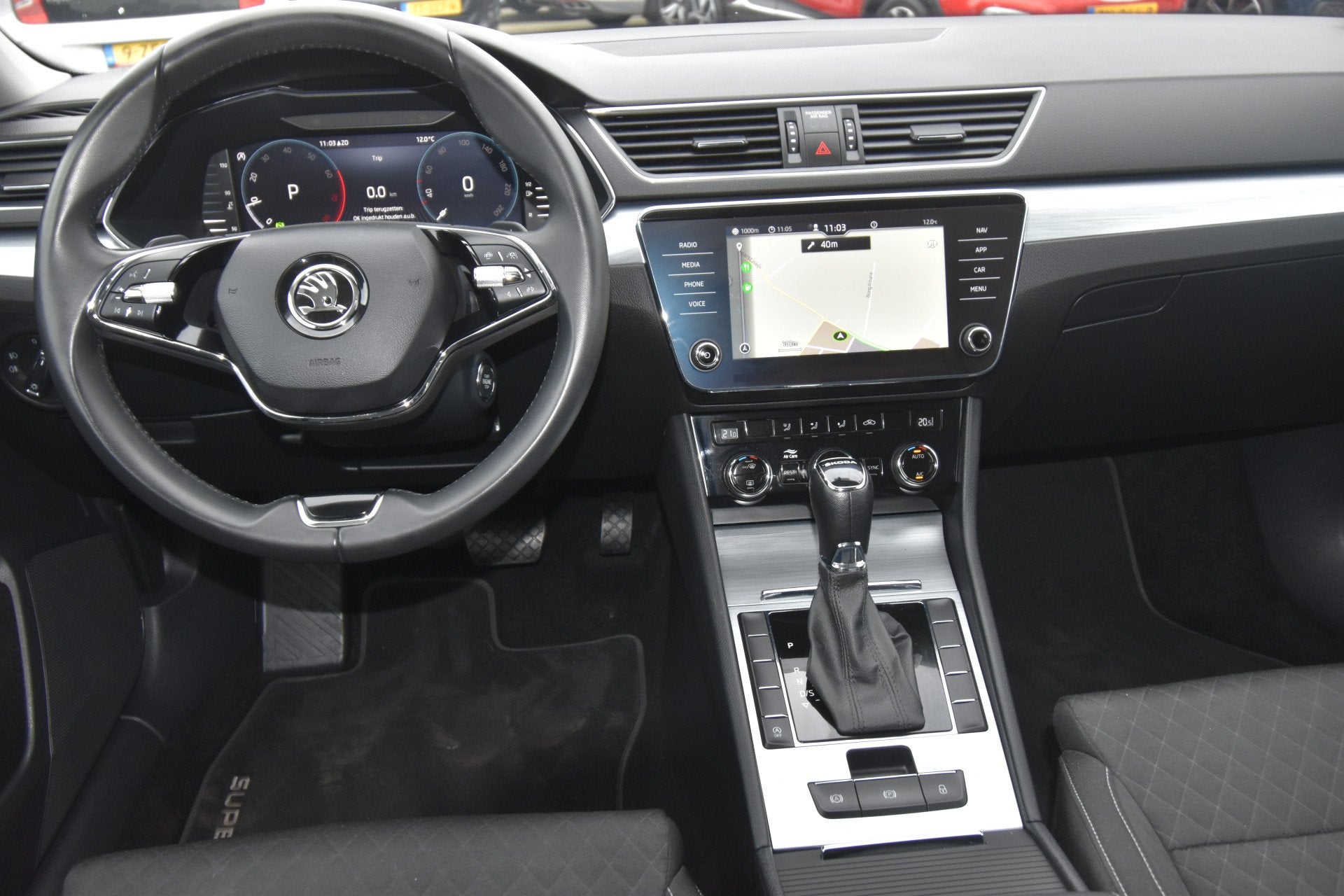 Skoda Superb Combi 1.5 TSI ACT Business Edition , VIRTUAL CO, Auto's, Stof, 4 cilinders, 150 pk, Zwart