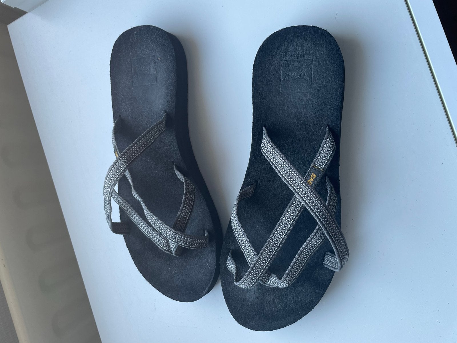 Teva slippers maat 40, Ophalen of Verzenden, Gedragen, Zwart, Slippers
