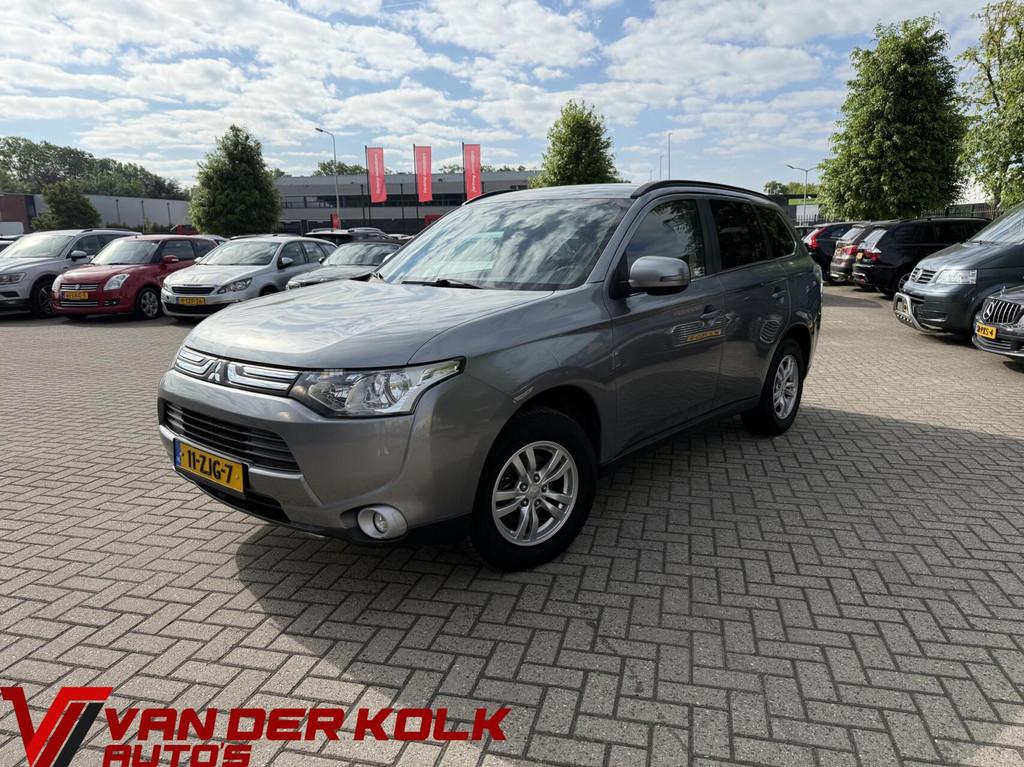 Mitsubishi Outlander 2.2 DI-D Intense Turbo Defect, Auto's, Mitsubishi, Euro 5, 4 cilinders, Origineel Nederlands, Bedrijf