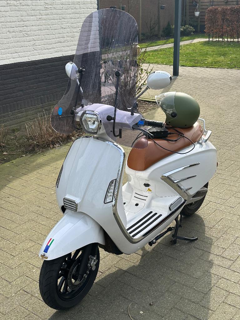 Witte e-scooter, Gebruikt, Elektrisch, Ophalen, Overige merken