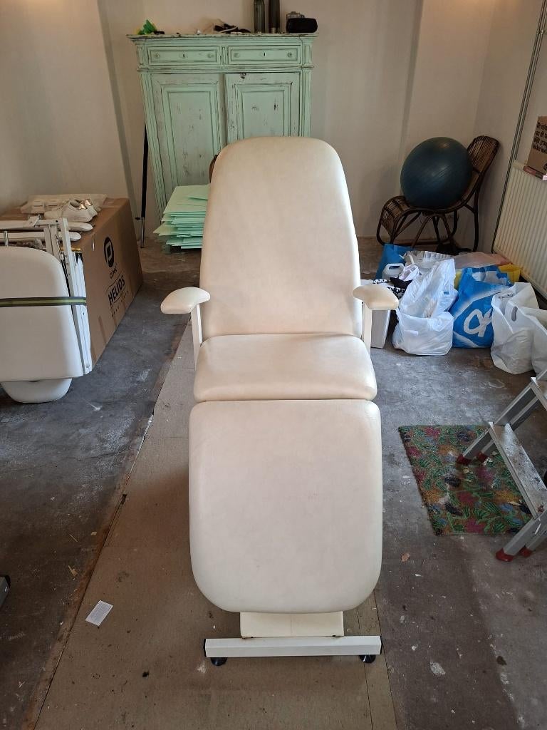 Professionele (schoonheids)salonstoel, pedicurestoel, Ophalen, Zo goed als nieuw, Apparaat