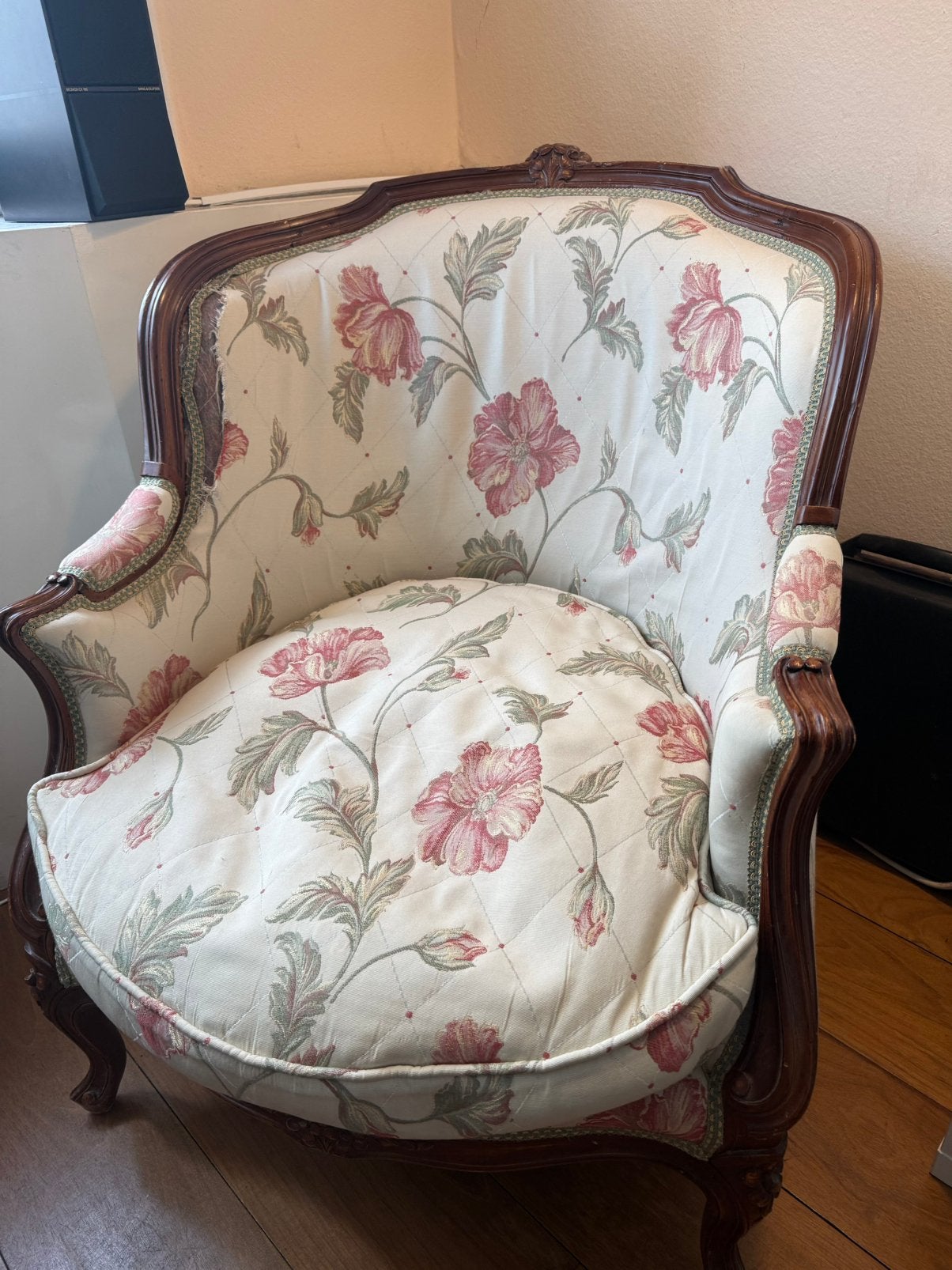 Klassieke Louis XV bergère fauteuil – fraai houtwerk, Ophalen