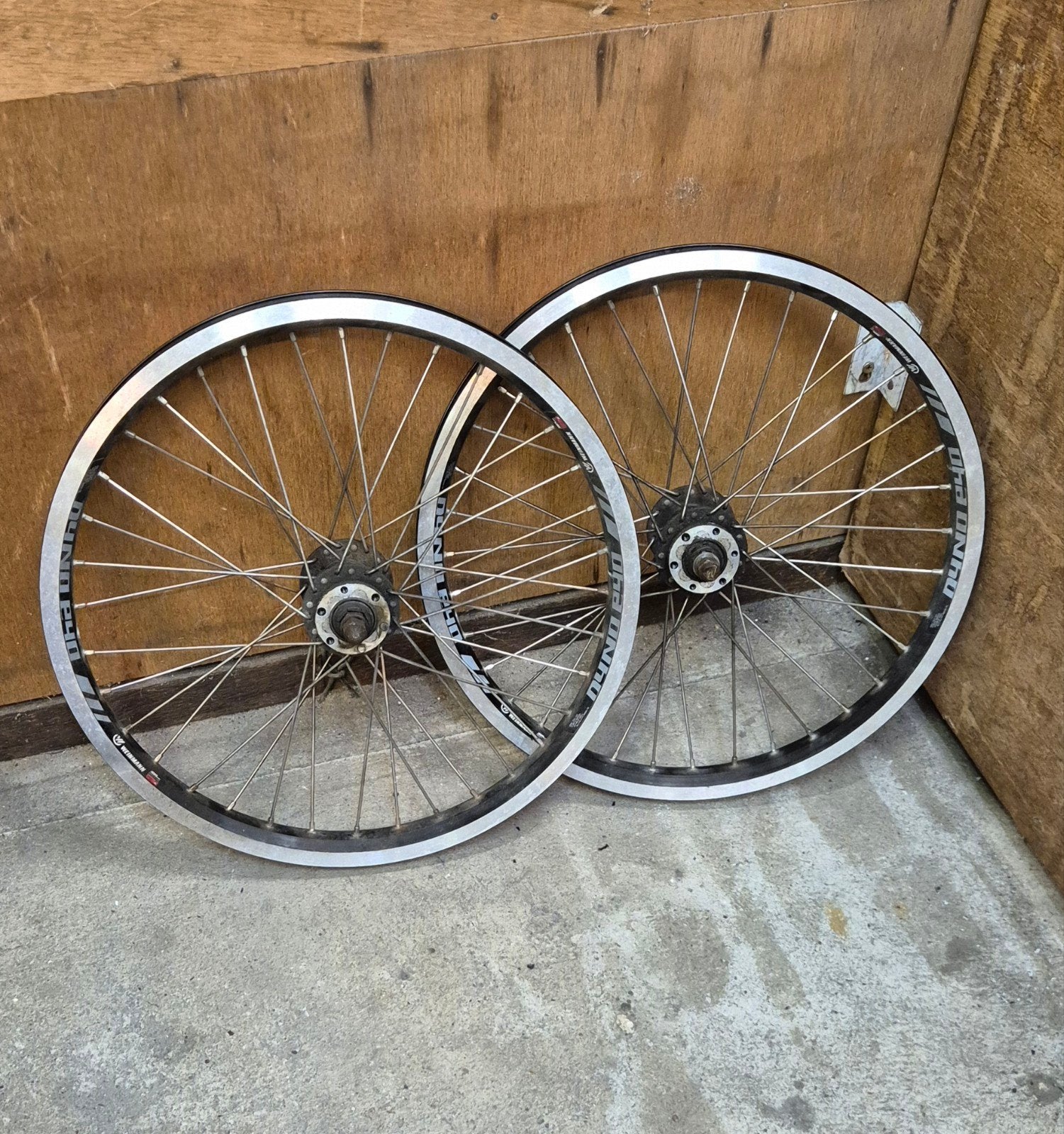 2 stevige fietswielen voor zelfbouw, fietskar of project

​, Ophalen, Gebruikt, Wiel, Aluminium