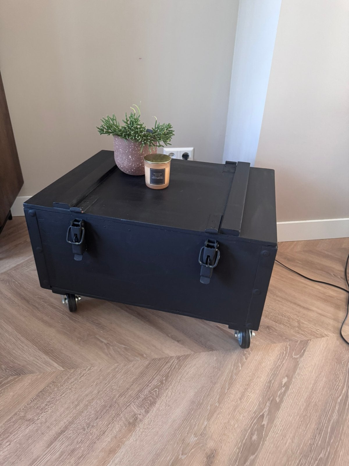 Legerkist op wielen/ salontafel, Ophalen, Gebruikt, 50 tot 100 cm, 50 tot 75 cm